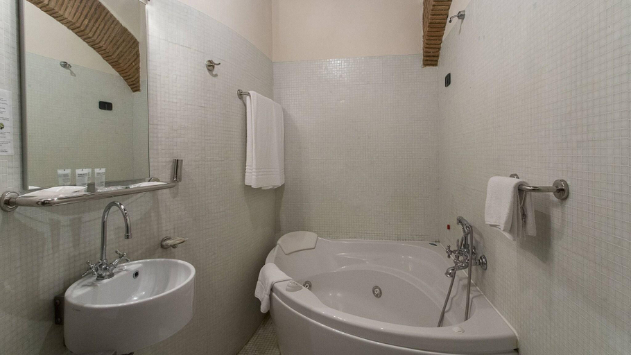 Bathroom 5, Foro Appio Mansio Hotel, Latina