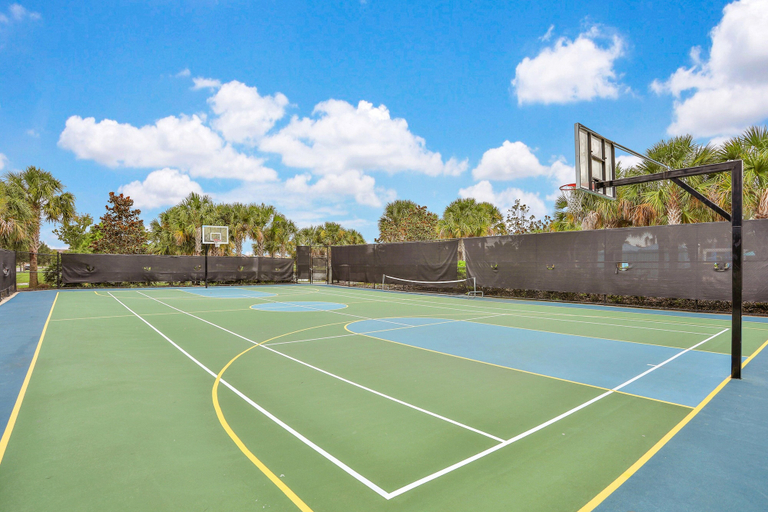 Sport court 3, Gorgeous Home With Private Pool With Spa, Pool Table & gas Grill, Osceola