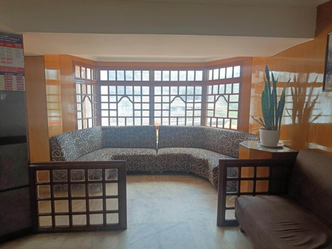 Living area, Hotel Sapphire Garden View, The Nilgiris