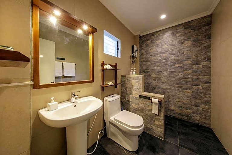 Bathroom 5, Buena Vida Resort and Spa, Daanbantayan