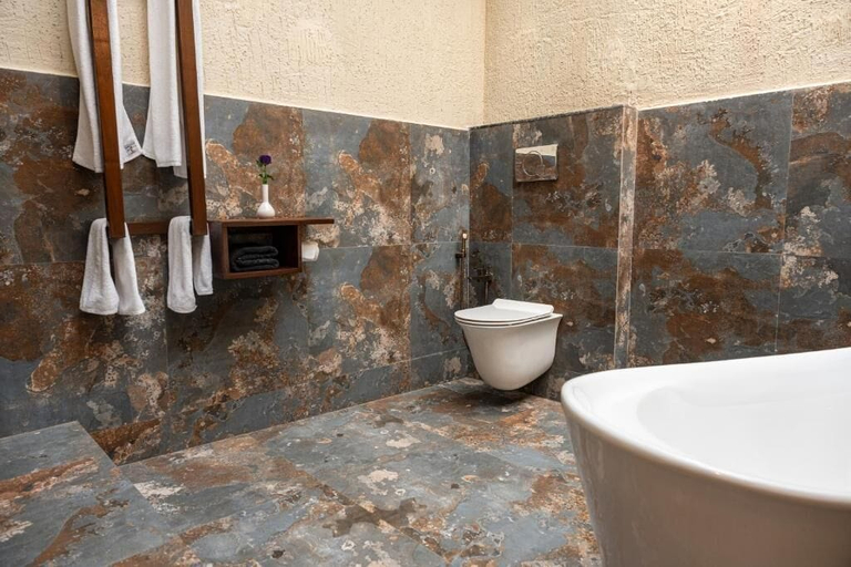 Bathroom 4, Parkwood Exotica Resort, Raigarh