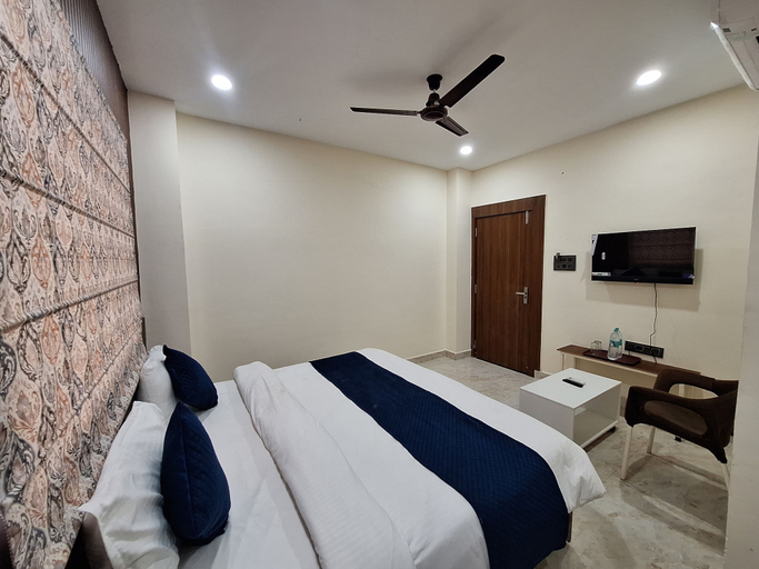 Room 2, Hotel Gravity by De Tulip, Bhopal