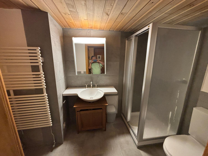Bathroom 3, Le Vieux Chalet, Saanen