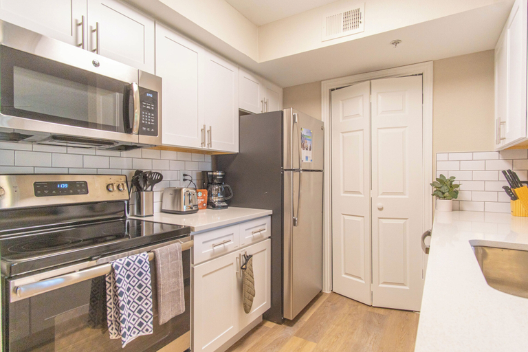Private kitchen 5, Boulevard Stays - Arlington, Arlington