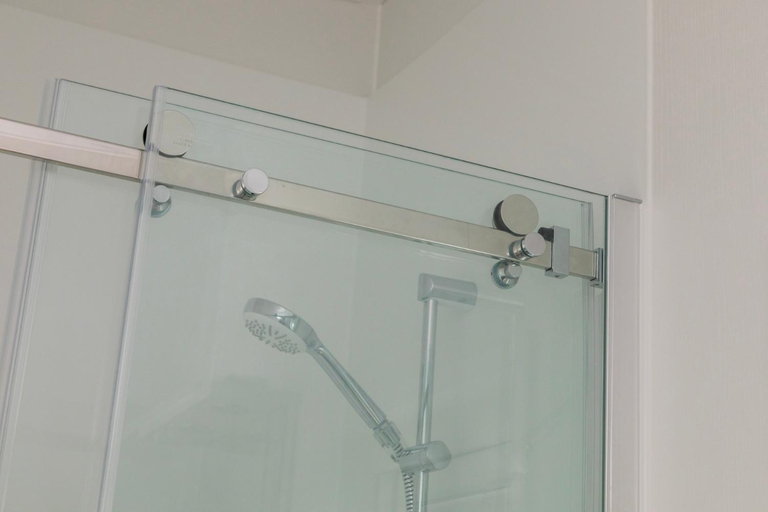 Bathroom 5, Chalet - Holidaypark Fort den Haak Vrouwenpolder, Veere