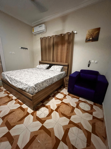 Room 2, 365 PLAZA, Ga East
