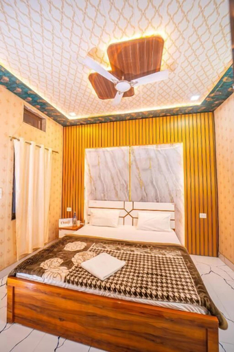 Room 5, Omji Ashram- Dwarika Bhawan, Faizabad