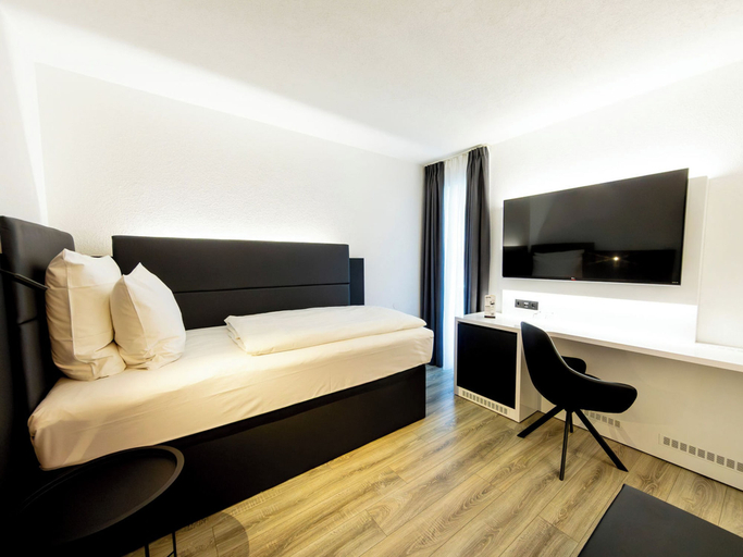 Bedroom 3, DORMERO Hotel Aalen, Ostalbkreis