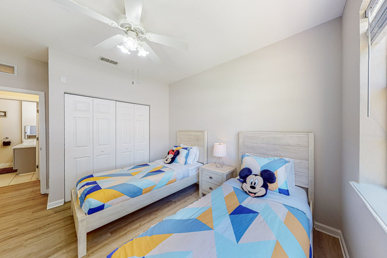 Room 3, Idyllic Townhome With Patio, hot Tub, Pool, Kitchen & W/D - Snowbird-friendly, Polk