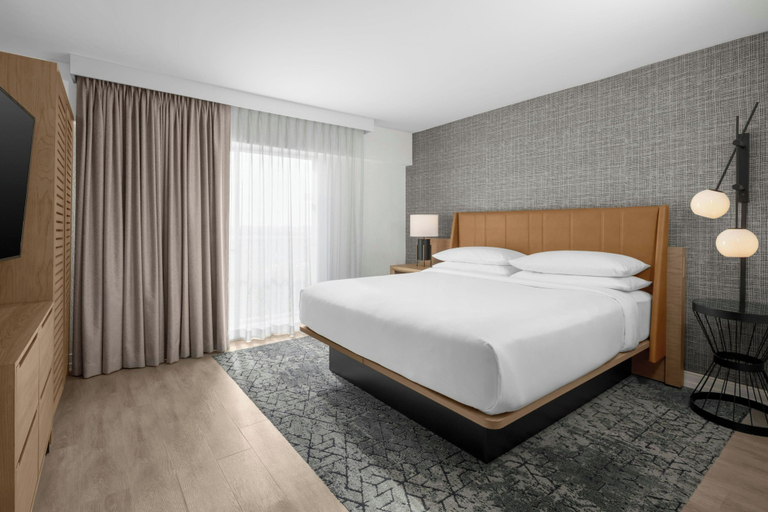Bedroom 3, Sheraton Suites Fort Lauderdale at Cypress Creek, Broward