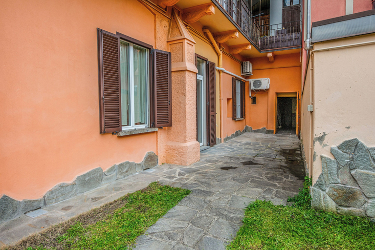 Exterior detail 3, Volte Lake House, Novara