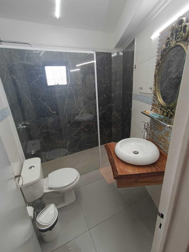 Bathroom 4, La Gran Manzana, Iguazú