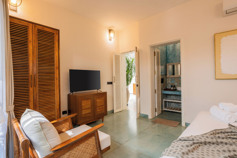 Room 3, ELIVAAS Bogenvilla Luxe 3 BHK Villa, North Goa
