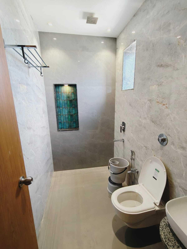 Bathroom 3, LL Palace, Wardha