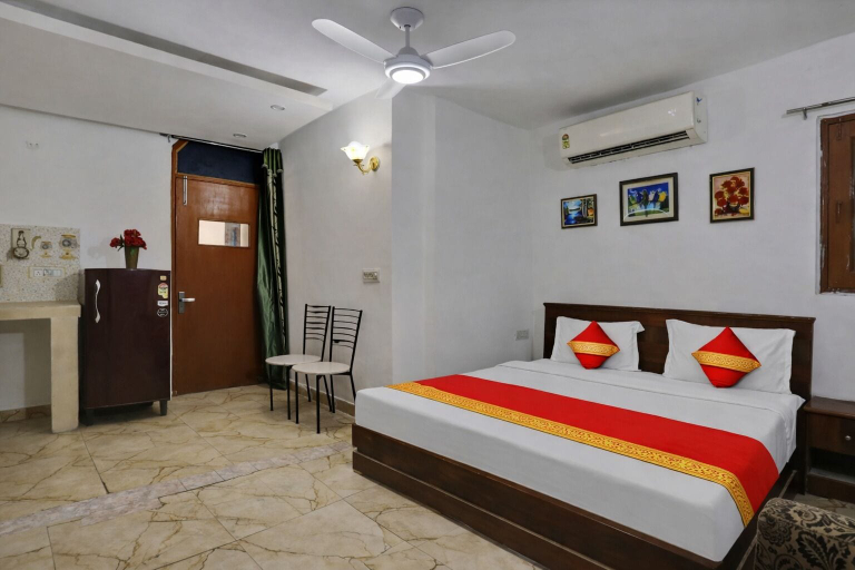 Room 4, Mauryan Elite I Hotel Hauzkhas, Delhi