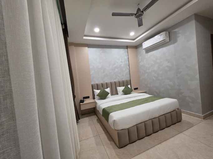 Room 5, Himsagar Hotel, Kangra