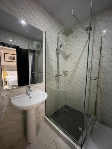 Bathroom 2, Ringruby Hotel, Oladipo Bateye, Mushin