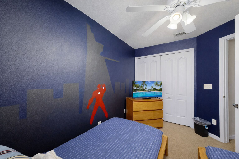 Room 4, Your Florida Getaway for Fun, Pool, and Games, not far From Disney, Polk