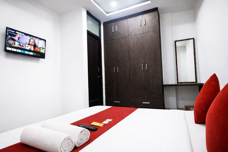 Room 3, Mauryan Express Hotel Lajpat Nagar, Delhi