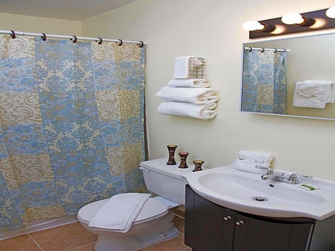 Bathroom 4, Hotel Squamish, Squamish-Lillooet