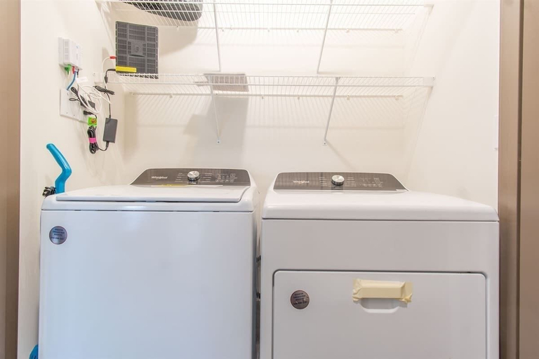 Laundry 2, Boulevard Stays - Hurstbourne, Jefferson