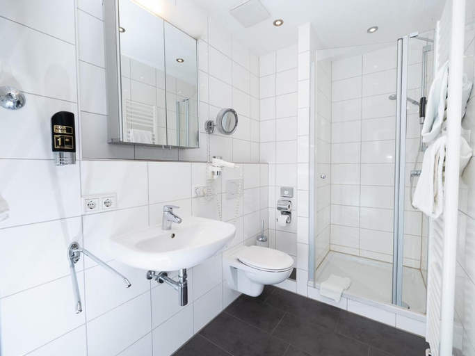 Bathroom 4, Donauhotel Ingolstadt, Ingolstadt