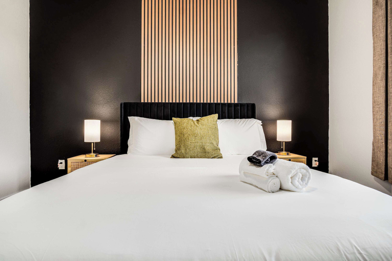 Room 2, Boulevard Stays - Westgate Stadium, Maricopa