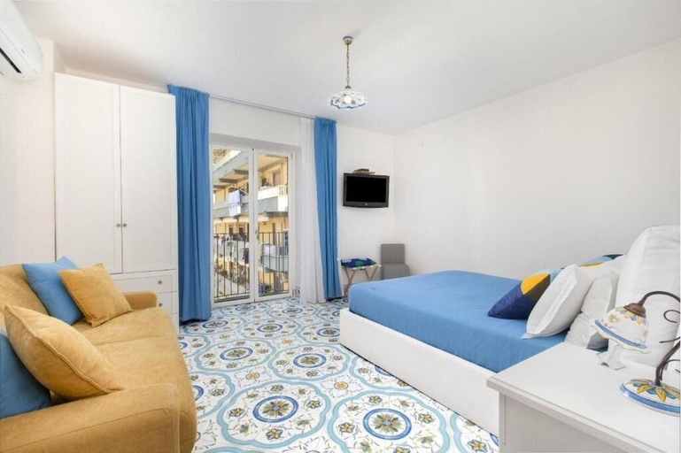 Bedroom 3, Millie Sorrento Suites, Napoli