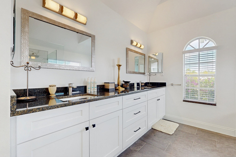 Bathroom 2, Charming Home With Private Pool and Space for the Whole Family, Osceola