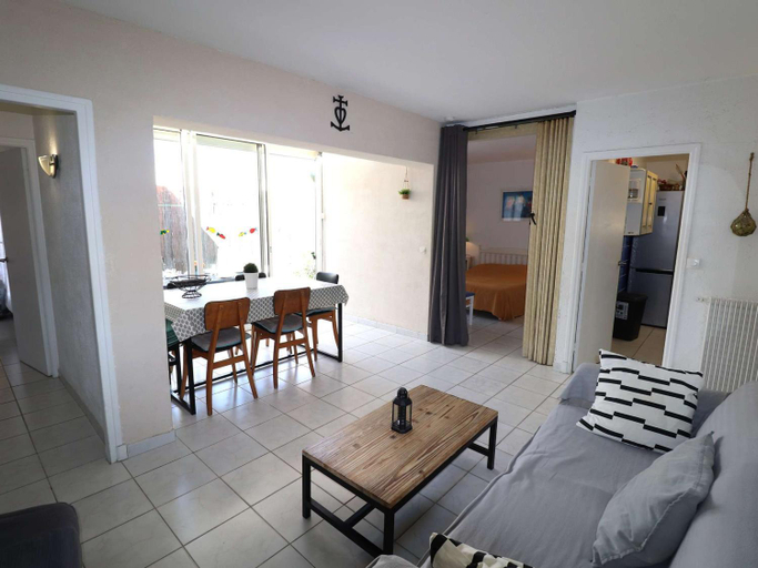 Others 5, Maison Mediterraneenne 60m² avec Patio et Parking Prive, a 5min de la Plage, 3 Pieces Confortables -, Gard
