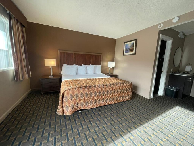 Room 3, Dream Inn, Nye