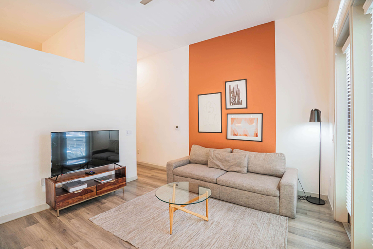 Living area 2, Boulevard Stays - Roosevelt Row, Maricopa