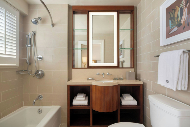Bathroom 5, Moana Surfrider, A Westin Resort & Spa, Waikiki Beach, Honolulu