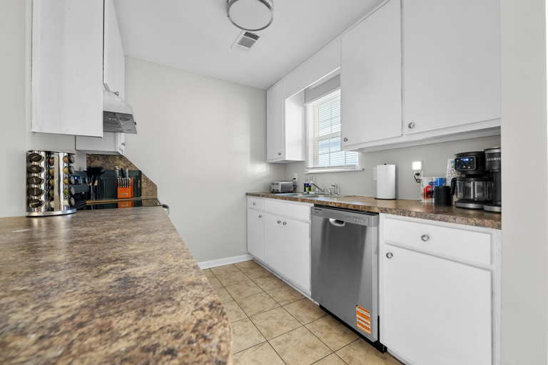 Private kitchen 3, 1Br 1Bath Long Stays Near Fort Moore, Muscogee