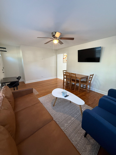 Room 4, New Cozy Durham 2 Bedroom Home A, Durham