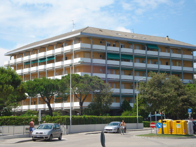 Exterior & Views 1, Coastal Apartment With Pool in Caorle, Venezia