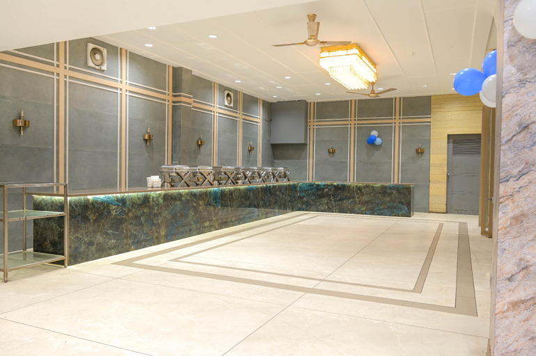 Sport & Beauty, Hotel Deviram Palace, Agra