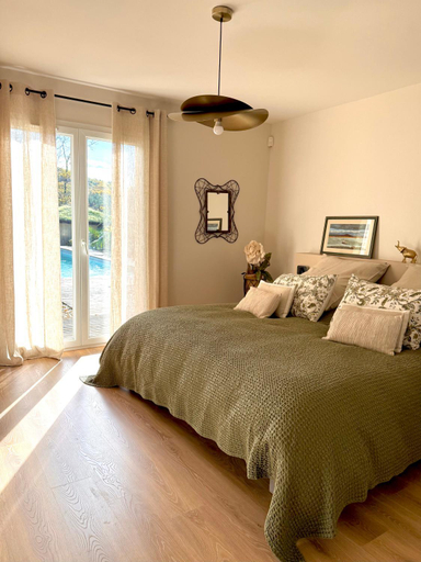 Bedroom 3, Cocon de Verdure Suite avec piscine & lit King Size 2mx2m Table d'Hotes proche Agen Nerac Villeneuve, Lot-et-Garonne