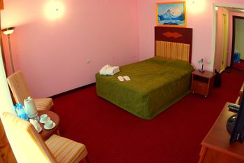 Others 4, Hotel Meridian, Termiz