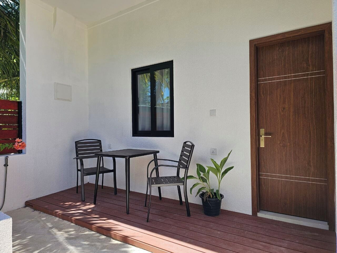 Outdoor dining, Luma Boutique Hotel