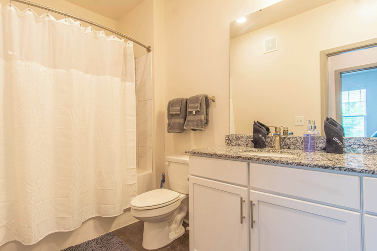 Bathroom 4, Boulevard Stays - Middletown, Jefferson