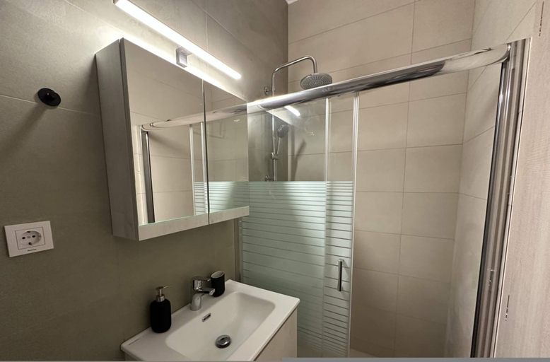 Room 5, Loutra Suites Sunlit Cove Studio, Peloponnese