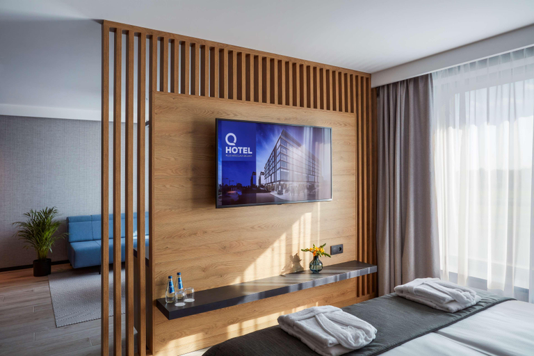 Bedroom 2, Q Hotel Plus Wrocław Bielany, Środa Śląska