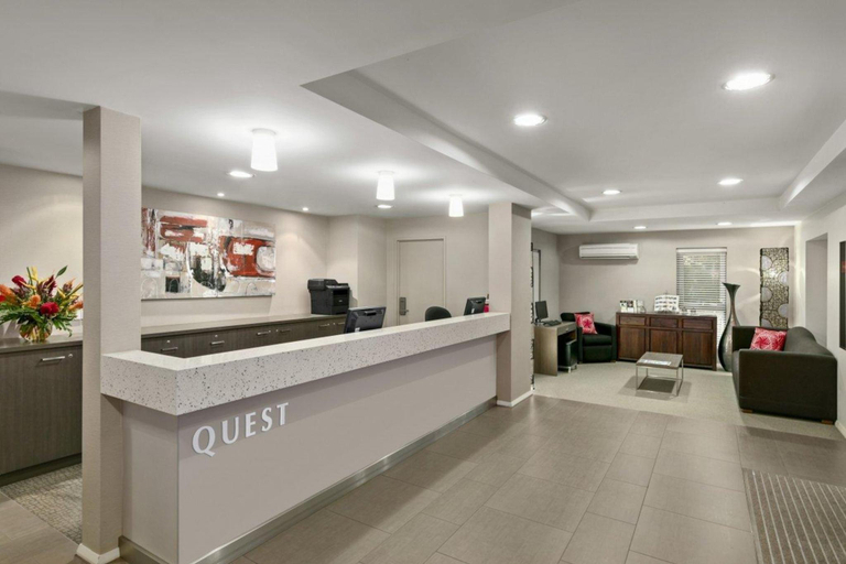 Public Area 3, Quest Singleton, Singleton