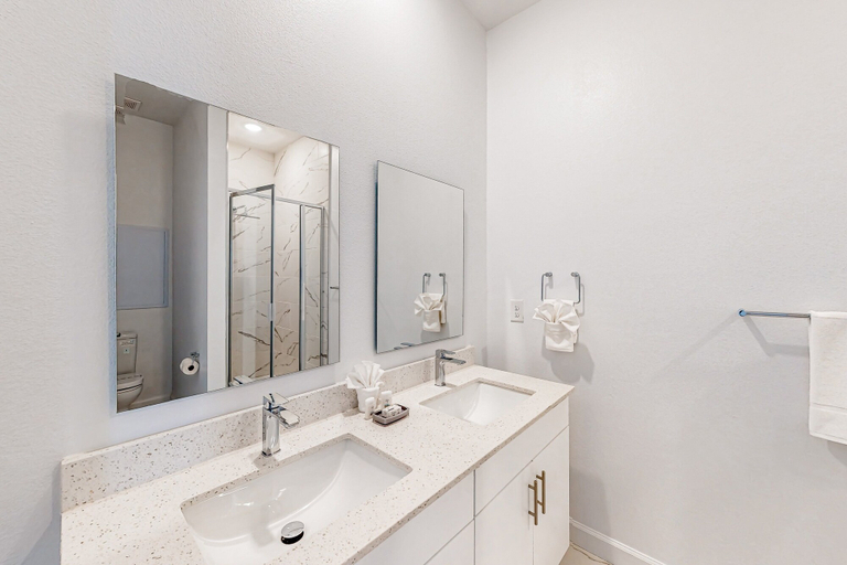 Bathroom 4, Elegant Townhouse With a Private Pool, Lanai, & Washer/dryer - Dog-friendly, Polk