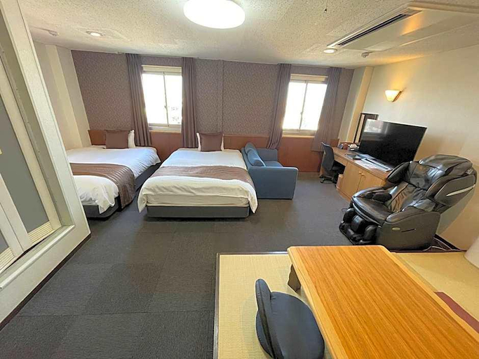 Bedroom 5, Kansai Airport Spa Hotel Garden Palace, Izumisano