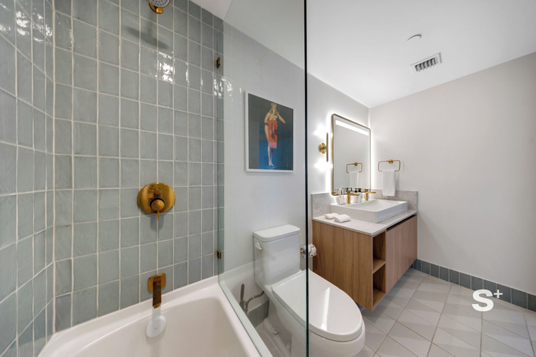 Bathroom 2, 46th-Floor High-Rise Studio - Pool & Gym, Miami-Dade