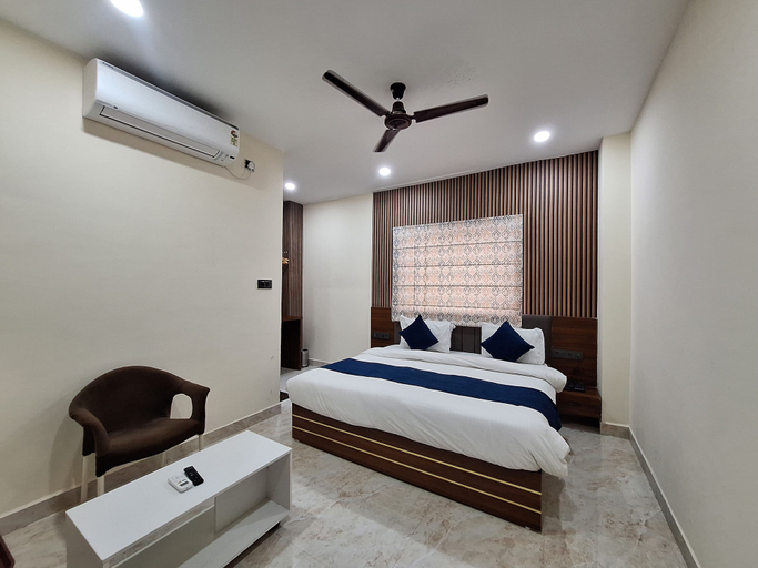 Room 3, Hotel Gravity by De Tulip, Bhopal