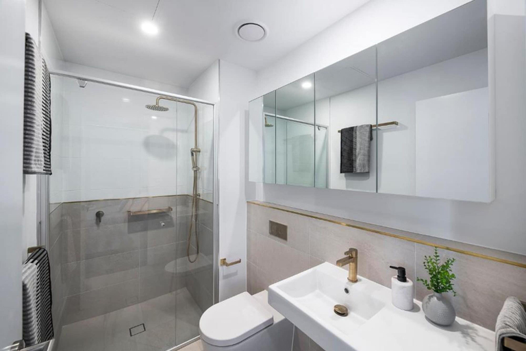 Bathroom 4, Peninsular GoldCoast, Gold Coast