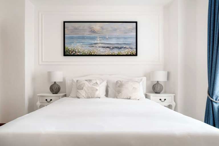 Room 4, LONDONERS Mayfair Grand Apartments, London